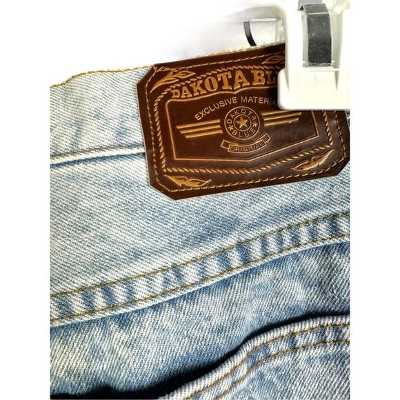 90’s Mom Vintage Dakota Blue Embroidered Jeans - Picture 8 of 10